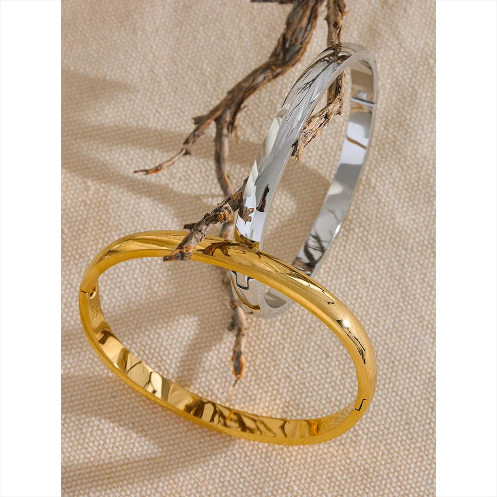 Minimalist, Gold Plain Bangle.