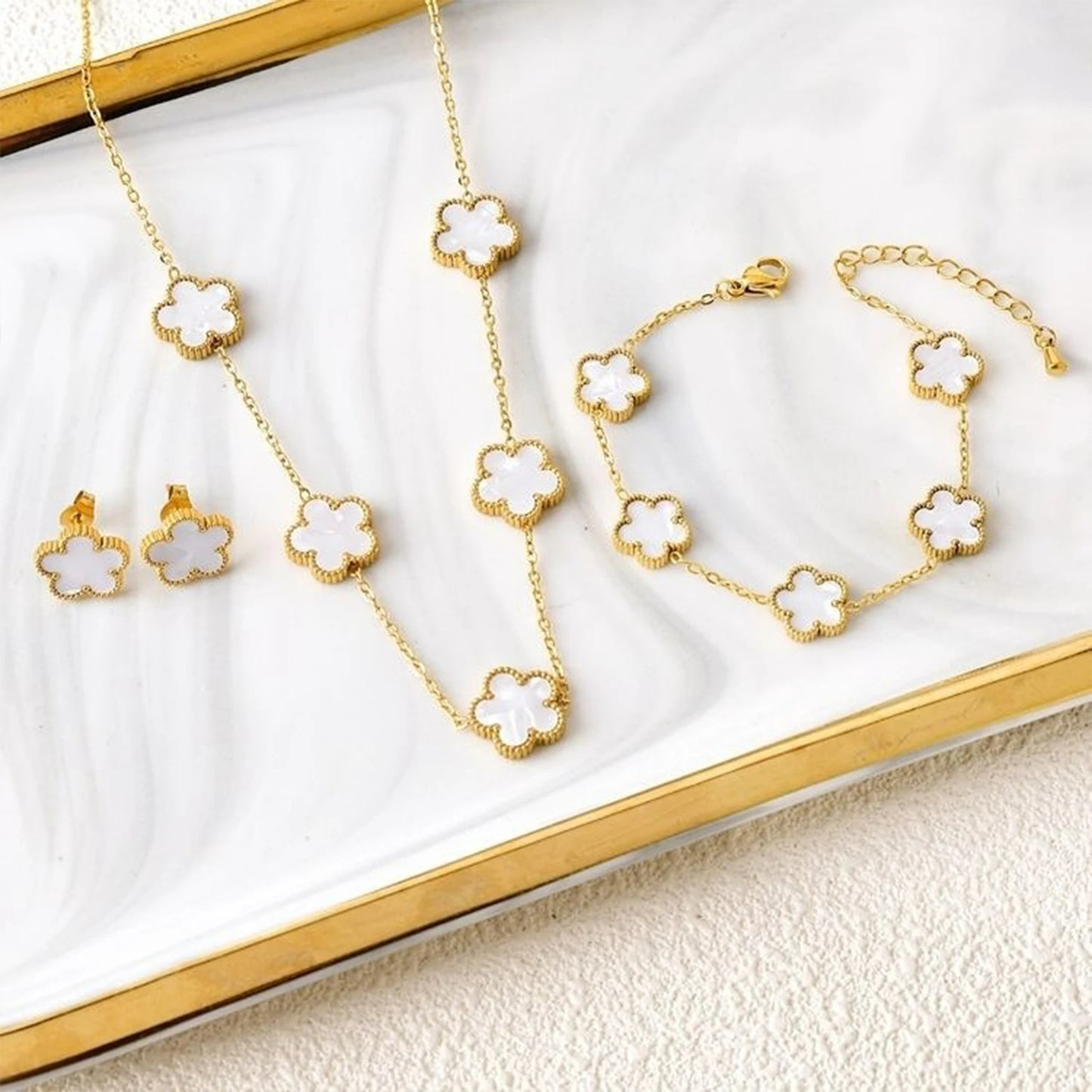 Clover Jewellery Set, Timeless Elegance